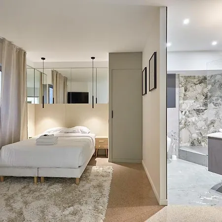 Pere Lachaise By Prestige