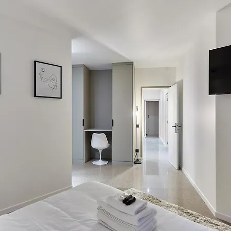 Pere Lachaise By Prestige